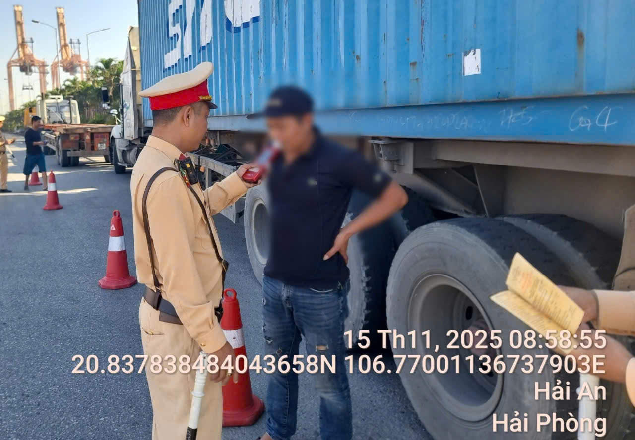 Phòng Cảnh sát giao thông: Xử lý 391 trường hợp người điều khiển xe mô tô vi phạm 